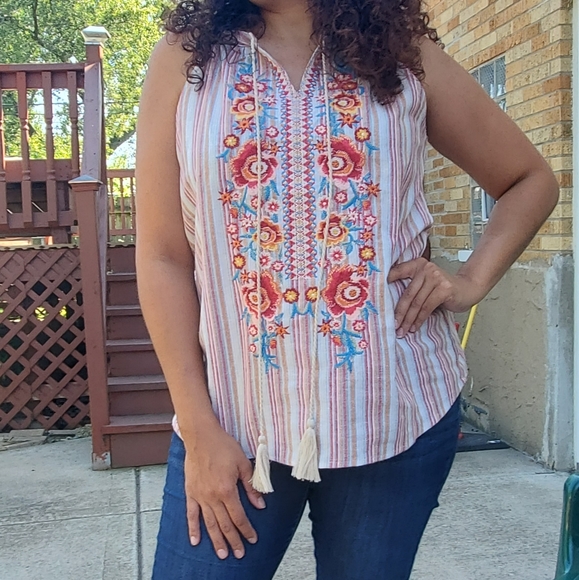 Sweetbb Tops - Red Stripe Embroidered Tank Top